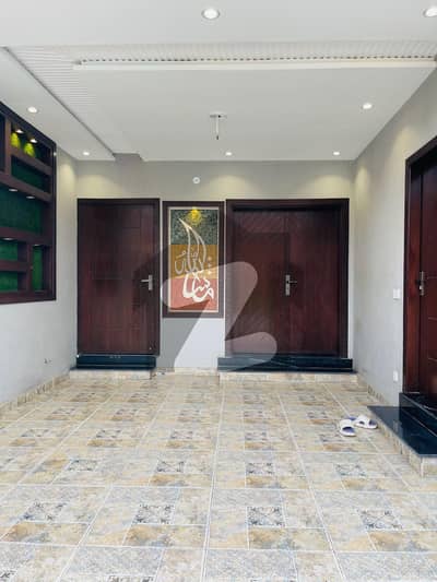 جوبلی ٹاؤن لاہور میں 5 کمروں کا 5 مرلہ مکان 95.0 ہزار میں کرایہ پر دستیاب ہے۔