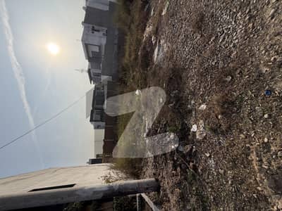 10 Marla Plot Available 50 Foot Road For Sale