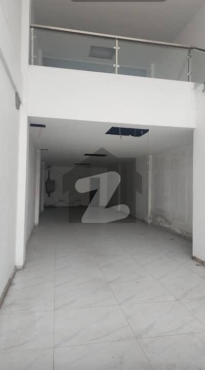 ایم ایم عالم روڈ گلبرگ,لاہور میں 9 مرلہ دکان 16.0 لاکھ میں کرایہ پر دستیاب ہے۔