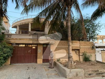 نارتھ ناظم آباد ۔ بلاک بی نارتھ ناظم آباد,کراچی میں 6 کمروں کا 1 کنال مکان 10.75 کروڑ میں برائے فروخت۔