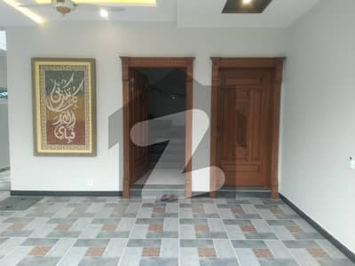 ٹاپ سٹی 1 - بلاک ڈی ٹاپ سٹی 1,اسلام آباد میں 5 کمروں کا 10 مرلہ مکان 4.5 کروڑ میں برائے فروخت۔