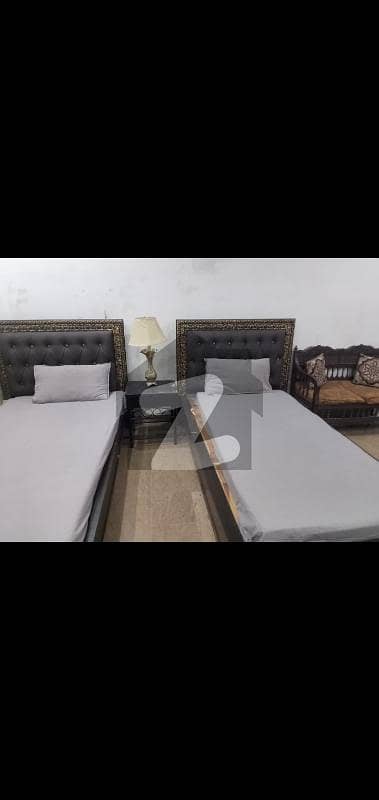 furnish room for female for rent in psic society near lums dha lhr