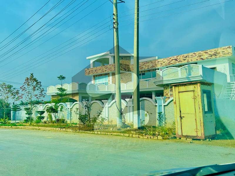 24 Marla Main Double Road Back In B-Block 24 Marla Main Double Road Back In B-Block