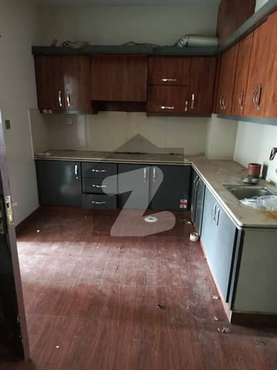 Three Bed Lounge For Rent