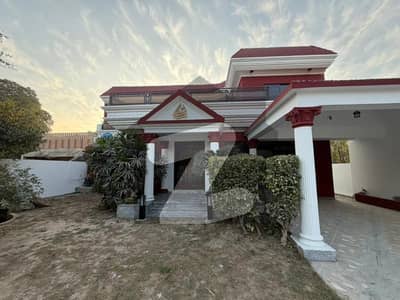 30 Marla double story House for rent in Model Town