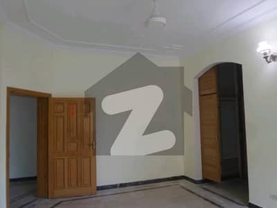 آئی ۔ 8/2 آئی ۔ 8,اسلام آباد میں 5 کمروں کا 14 مرلہ مکان 10.75 کروڑ میں برائے فروخت۔