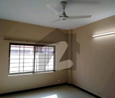 عسکری 5 ملیر کنٹونمنٹ,کینٹ,کراچی میں 3 کمروں کا 10 مرلہ فلیٹ 4.1 کروڑ میں برائے فروخت۔