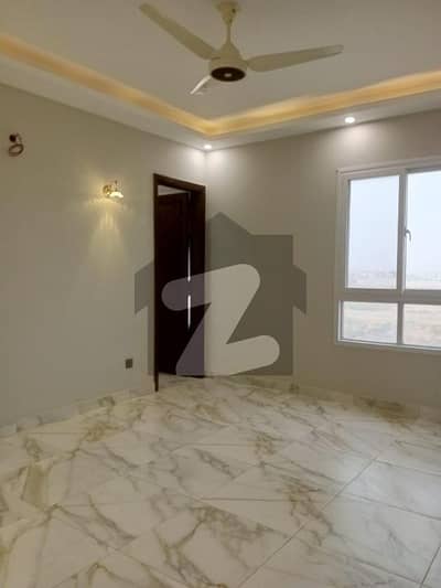 ڈی ایچ اے فیز 8 ڈی ایچ اے ڈیفینس,کراچی میں 4 کمروں کا 12 مرلہ مکان 4.5 لاکھ میں کرایہ پر دستیاب ہے۔