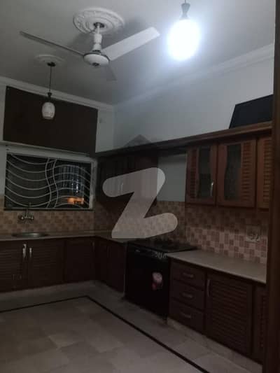 D 12 -1 Garound Portion far Rent size 25+40 Good Location near to Markaz
