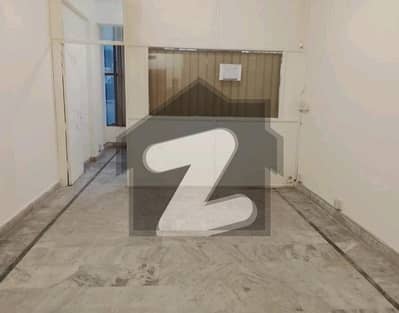 آئی ۔ 8 مرکز آئی ۔ 8,اسلام آباد میں 3 کمروں کا 2 مرلہ دفتر 80.0 ہزار میں کرایہ پر دستیاب ہے۔