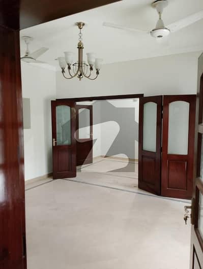 D 12 -1 Barnd New Hous Far Rent solar system instal