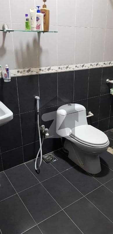 سِی ویو اپارٹمنٹس کراچی میں 3 کمروں کا 10 مرلہ فلیٹ 6.1 کروڑ میں برائے فروخت۔