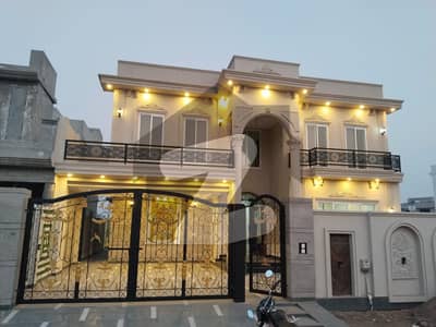 ڈی ایچ اے فیز 1 ۔ سیکٹر ایم ڈی ایچ اے فیز 1,ڈی ایچ اے ڈیفینس,ملتان میں 5 کمروں کا 1 کنال مکان 5.25 کروڑ میں برائے فروخت۔ ڈی ایچ اے فیز 1 ۔ سیکٹر ایم ڈی ایچ اے فیز 1,ڈی ایچ اے ڈیفینس,ملتان میں 5 کمروں کا 1 کنال مکان 5.25 کروڑ میں برائے فروخت۔