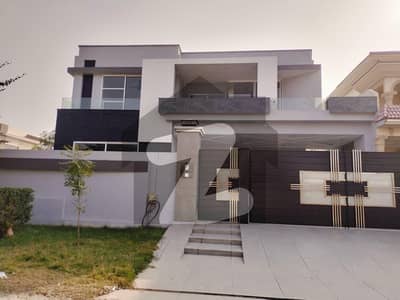 ڈی ایچ اے فیز 1 ۔ سیکٹر ایم ڈی ایچ اے فیز 1,ڈی ایچ اے ڈیفینس,ملتان میں 5 کمروں کا 1 کنال مکان 5.25 کروڑ میں برائے فروخت۔ ڈی ایچ اے فیز 1 ۔ سیکٹر ایم ڈی ایچ اے فیز 1,ڈی ایچ اے ڈیفینس,ملتان میں 5 کمروں کا 1 کنال مکان 5.25 کروڑ میں برائے فروخت۔