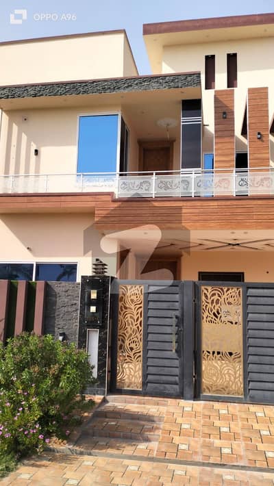 Facing Park House Of 10 Marla Is Available In Contemporary Neighborhood Of Citi Housing