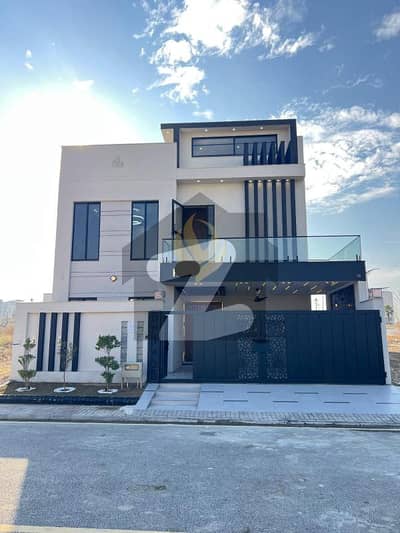 10 Marla Lavish House For Sale In H Block, Kohistan Enclave Near GT Road Wah Cantt