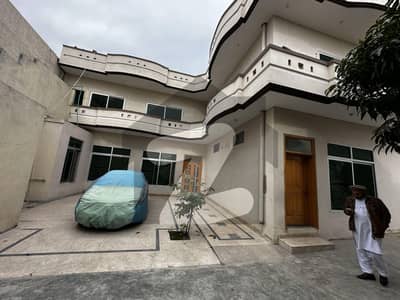 شاہین ٹاؤن فیز 1 شاہین ٹاؤن,اسلام آباد میں 6 کمروں کا 1 کنال مکان 4.25 کروڑ میں برائے فروخت۔