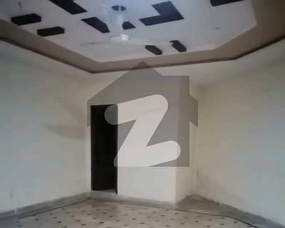 سبزہ زار سکیم لاہور میں 4 کمروں کا 5 مرلہ مکان 2.1 کروڑ میں برائے فروخت۔