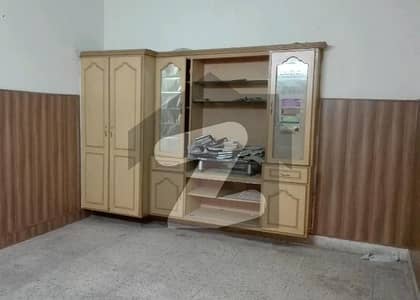 سبزہ زار سکیم لاہور میں 4 کمروں کا 5 مرلہ مکان 1.9 کروڑ میں برائے فروخت۔