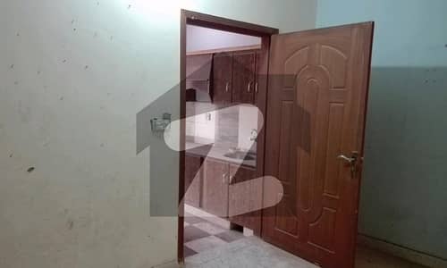 سبزہ زار سکیم لاہور میں 3 کمروں کا 4 مرلہ مکان 1.75 کروڑ میں برائے فروخت۔