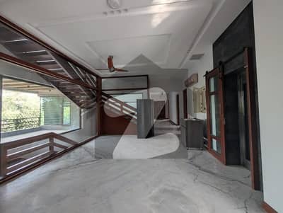 ایف ۔ 11 اسلام آباد میں 6 کمروں کا 1 کنال مکان 6.0 لاکھ میں کرایہ پر دستیاب ہے۔