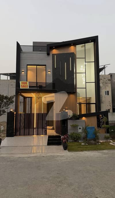 5 MARLA BRAND NEW HOUSE FOR SALE TOP LOCATION SOLID CONSTRUCTION NOT ATTACHED ORIGINAL PICTURE