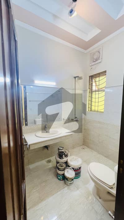 10 marla house is available for rent in wapda town