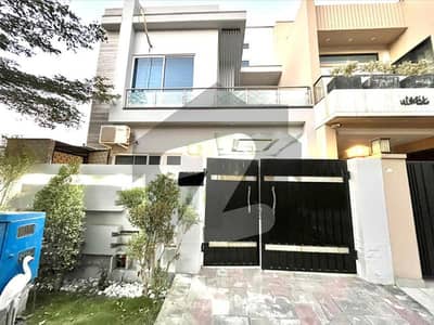 لیک سٹی - سیکٹر ایم-7بی لیک سٹی,رائیونڈ روڈ,لاہور میں 3 کمروں کا 5 مرلہ مکان 2.4 کروڑ میں برائے فروخت۔