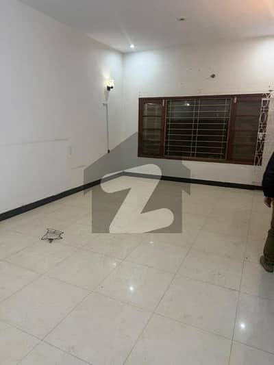 نارتھ ناظم آباد ۔ بلاک این نارتھ ناظم آباد,کراچی میں 3 کمروں کا 1 کنال بالائی پورشن 1.5 لاکھ میں کرایہ پر دستیاب ہے۔