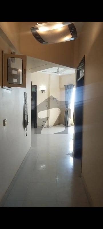 کلفٹن ۔ بلاک 3 کلفٹن,کراچی میں 3 کمروں کا 8 مرلہ فلیٹ 1.25 لاکھ میں کرایہ پر دستیاب ہے۔