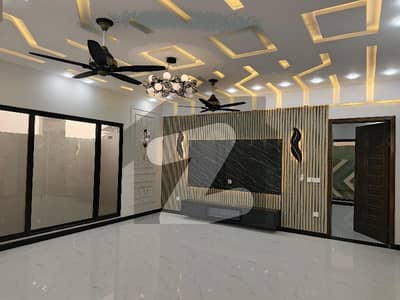 فیصل ٹاؤن - ایف ۔ 18 اسلام آباد میں 7 کمروں کا 11 مرلہ مکان 5.5 کروڑ میں برائے فروخت۔ فیصل ٹاؤن - ایف ۔ 18 اسلام آباد میں 7 کمروں کا 11 مرلہ مکان 5.5 کروڑ میں برائے فروخت۔