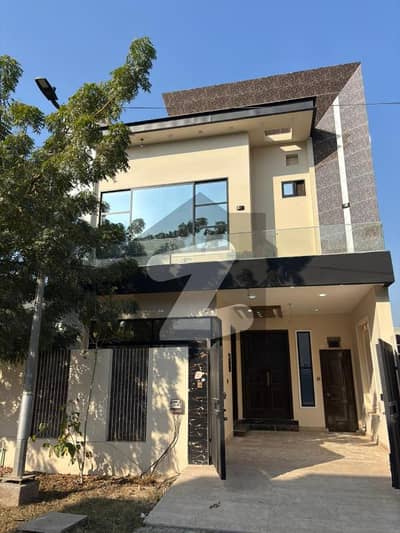 رائل آرچرڈ - بلاک ایف رائل آرچرڈ,ملتان پبلک سکول روڈ,ملتان میں 3 کمروں کا 5 مرلہ مکان 70.0 ہزار میں کرایہ پر دستیاب ہے۔