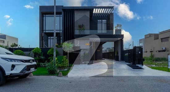 10 MARLA BRAND NEW EYE CATCHING ULTRA MODERN BUNGALOW FOR SALE NEAR TO RAYA IN LOW PRICE