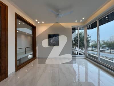 ایف ۔ 11 اسلام آباد میں 4 کمروں کا 10 مرلہ مکان 3.0 لاکھ میں کرایہ پر دستیاب ہے۔