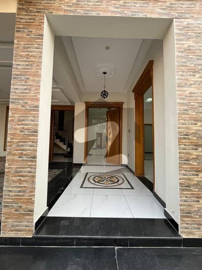 1 Kanal Luxury House for sale in Soan Garden