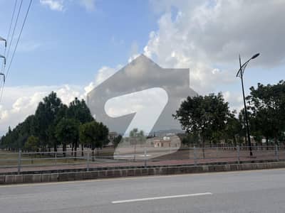 Bahria enclave islamabad 10 marla solid land plot near main entrance for sale at investor rate