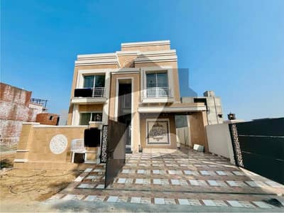 لیک سٹی ۔ سیکٹر ایم ۔ 6 لیک سٹی,رائیونڈ روڈ,لاہور میں 6 کمروں کا 10 مرلہ مکان 6.0 کروڑ میں برائے فروخت۔