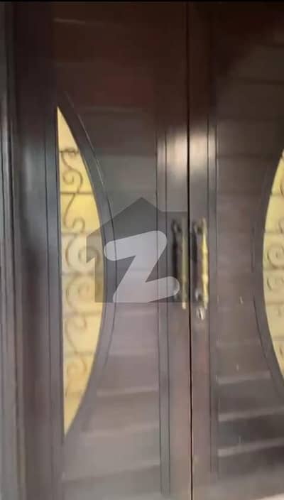 کیولری ایکسٹینشن لاہور میں 4 کمروں کا 16 مرلہ مکان 8.0 کروڑ میں برائے فروخت۔