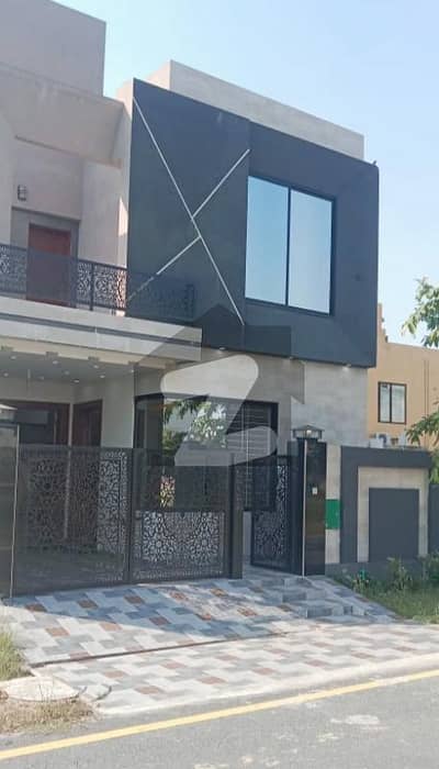 بحریہ نشیمن ۔ سن فلاور بحریہ نشیمن,لاہور میں 3 کمروں کا 5 مرلہ مکان 1.55 کروڑ میں برائے فروخت۔