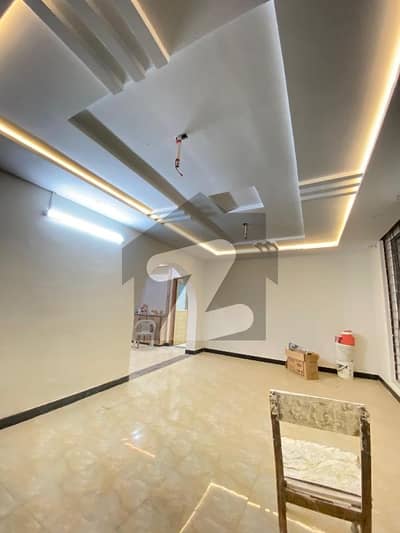 علامہ اقبال ٹاؤن لاہور میں 3 کمروں کا 10 مرلہ بالائی پورشن 65.0 ہزار میں کرایہ پر دستیاب ہے۔