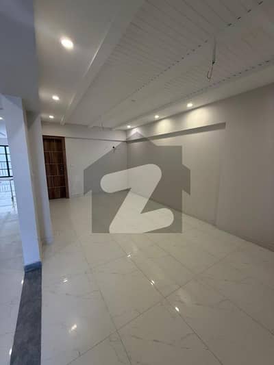 دی گلیریا بحریہ انکلیو,بحریہ ٹاؤن,اسلام آباد میں 2 کمروں کا 10 مرلہ فلیٹ 2.35 کروڑ میں برائے فروخت۔