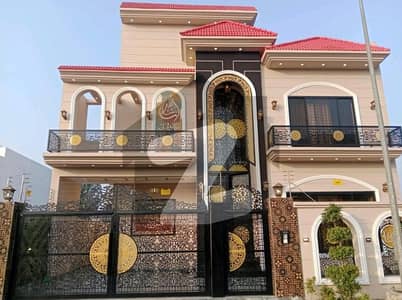 سٹی ہاؤسنگ سوسائٹی گوجرانوالہ میں 5 کمروں کا 10 مرلہ مکان 4.25 کروڑ میں برائے فروخت۔