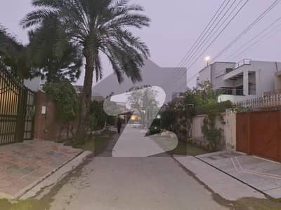 واپڈا ٹاؤن فیز 1 - بلاک ایچ2 واپڈا ٹاؤن فیز 1,واپڈا ٹاؤن,لاہور میں 1 کنال رہائشی پلاٹ 2.65 کروڑ میں برائے فروخت۔