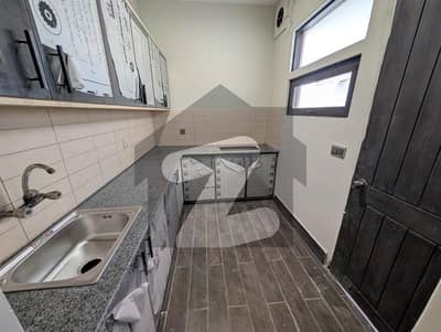 ڈی ایچ اے فیز 8 ڈی ایچ اے ڈیفینس,کراچی میں 5 کمروں کا 1 کنال مکان 5.75 لاکھ میں کرایہ پر دستیاب ہے۔