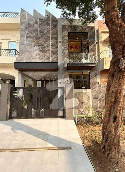 5 Marla Brand New Super Luxury Ultra Modern Designer House For Sale In DHA Rahbar