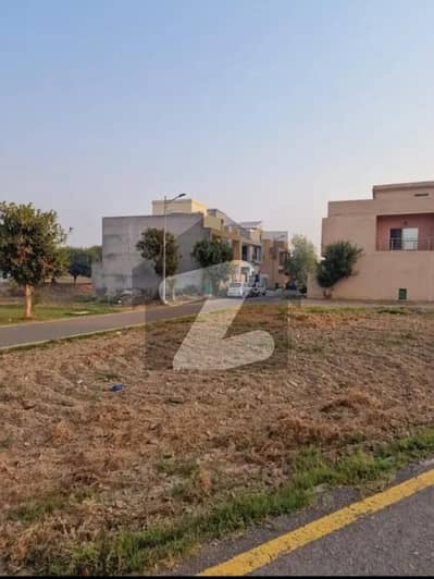 10-Marla Plot Available At Hot Location Near To Park Mosque & At Reasonable Price In New Lahore City Near To Bahria Town