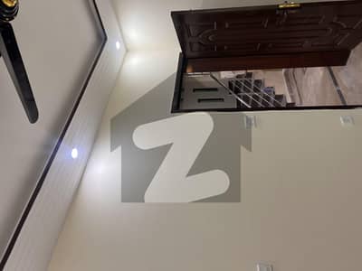 بحریہ ٹاؤن ۔ بلاک بی بی بحریہ ٹاؤن سیکٹرڈی,بحریہ ٹاؤن,لاہور میں 4 کمروں کا 5 مرلہ مکان 2.15 کروڑ میں برائے فروخت۔