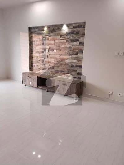 1 Kanal upper portion 4 bedroom