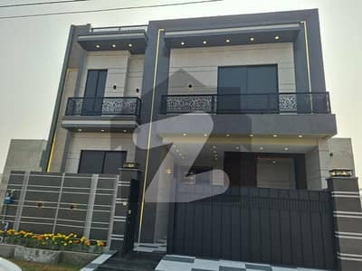 10 Marla Luxury Brand New House For Sale