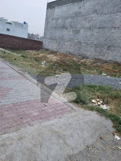 2.5 merla Polt for sale in Shahdab garden Near pak Arab Society ferozepur raod Lahore